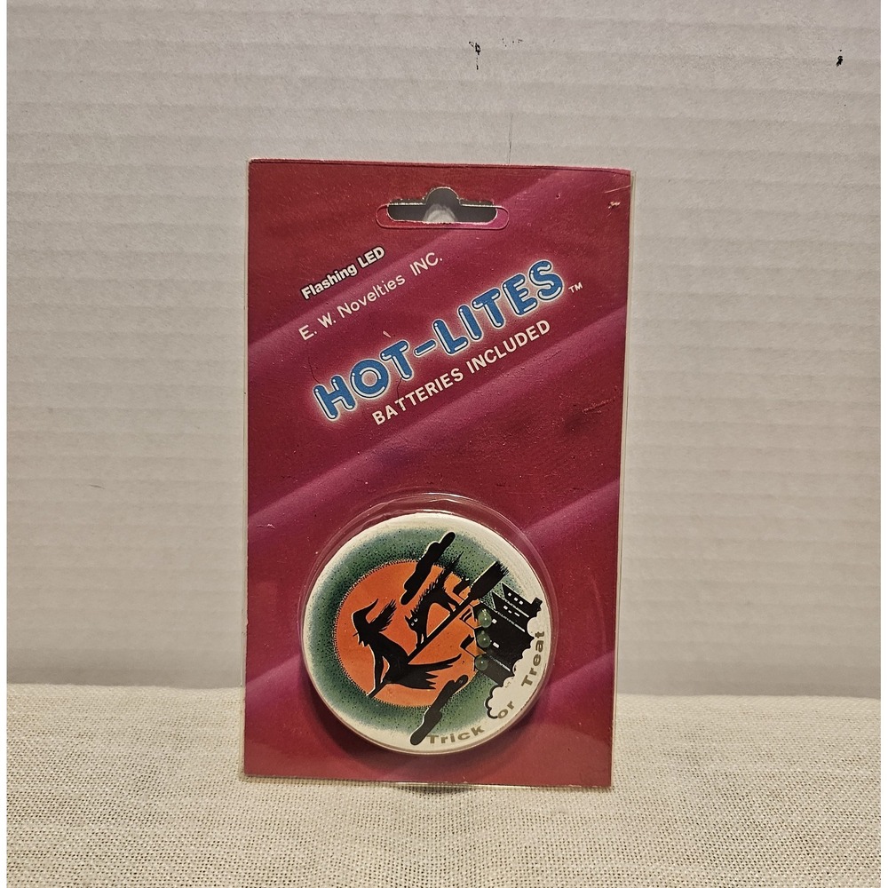 Vintage Halloween Flashing Witch Black Cat Round Coat Button Pin